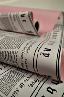 Пленка матовая двухсторонняя Газета, 50 см х 10 м, белый/розовый - вид 1 миниатюра