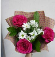 Букет "Просто так" из роз, хризантемы, салала - вид 1 миниатюра