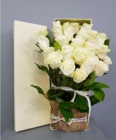 Коробочка с белыми розами - вид 1 миниатюра