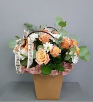 Букет "Мелодия ветра" из роз, хризантемы, эвкалипта и салала - вид 1 миниатюра