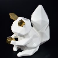 Фигурка 3D Белочка, h18 см, полистоун, белый, W23-7 - вид 1 миниатюра