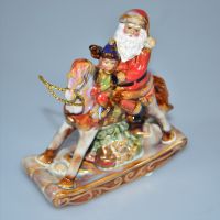 Фигурка керамическая Санта с ребенком на лошадке, h14,5 х 12 см, W50-8 - вид 1 миниатюра