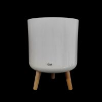 Кашпо пластиковое на деревянных ножках, h42(30) х d31 см, белый, FA30-37 Кашпо пластиковое на деревянных ножках, h42(30) х d31 см, белый, FA30-37