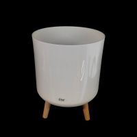 Кашпо пластиковое на деревянных ножках, h42(30) х d31 см, белый, FA30-37 - вид 1 миниатюра
