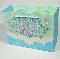 Сумка бумажная горизонтальная 34 х 45 х 12 см, Цветочное сердце, W72-3 Сумка бумажная горизонтальная 34 х 45 х 12 см, Цветочное сердце, W72-3