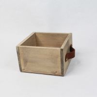 Ящик деревянный для цветов и подарков с декоративным элементом 15 х 15 х 9 см, в ассортименте - вид 4 миниатюра