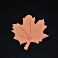 Лист клена из пенопласта 20 х 20 х 3 см с покраской - вид 1 миниатюра