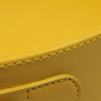 Поднос интерьерный с декоративными ручками, h6 х d36 см, экокожа, желтый, Z8-18 - вид 2 миниатюра