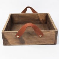 Ящик деревянный для цветов и подарков с декоративным элементом 25 х 25 х 7,5 см, в ассортименте - вид 1 миниатюра
